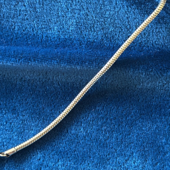 Krementz Necklace Tri Gold Rose Leaf - Picture 7 of 15